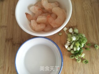 虾仁滑蛋的做法步骤：2
