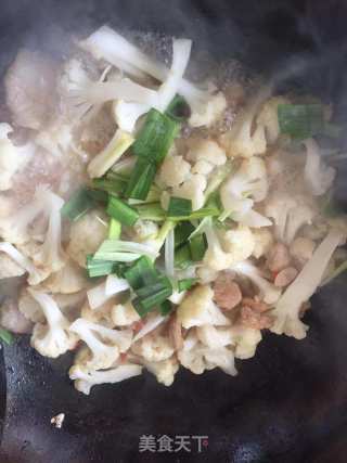 菜花炒肉的做法步骤：4
