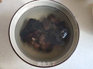 香菇鸡肉黄金饺的做法步骤：4