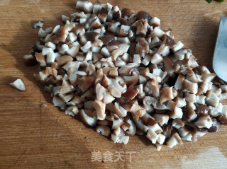 香菇鸡肉黄金饺的做法步骤：7