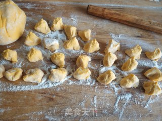 香菇鸡肉黄金饺的做法步骤：17