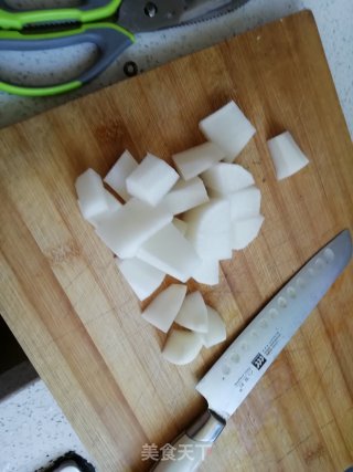 排骨萝卜汤的做法步骤：4