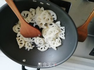 炒藕片的做法步骤：5