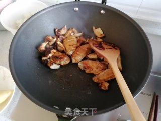 香菇烧鸡翅的做法步骤：5