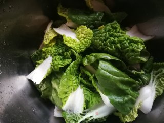 黄心菜炒卤豆腐的做法步骤：1