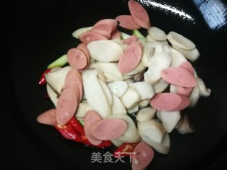 杏鲍菇炒火腿肠的做法步骤：7