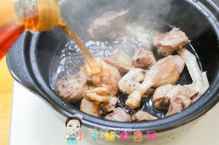 秋天干燥美味的香菇鸭汤做起来的做法步骤：9