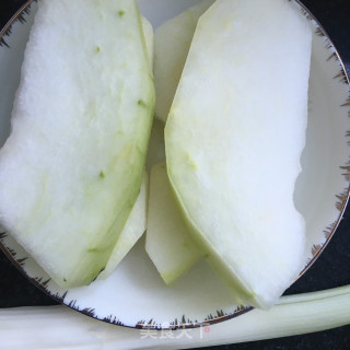 金钩海米冬瓜汤的做法步骤：1