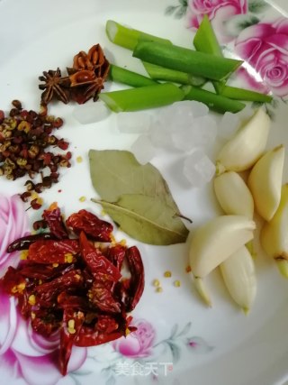 香辣鸡脖的做法步骤：2