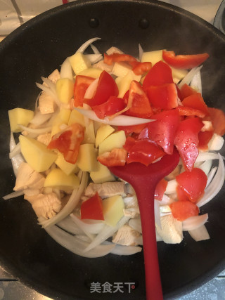 咖喱土豆鸡肉的做法步骤：5