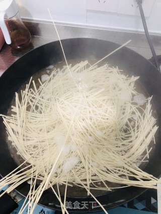 快手汤面的做法步骤：3