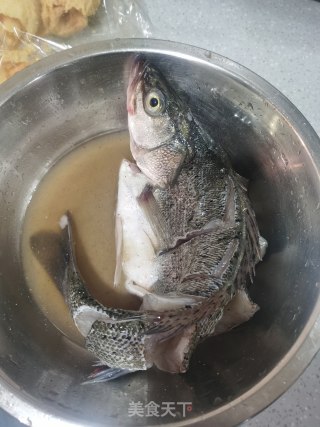 糖醋鲈鱼的做法步骤：5