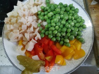 酸辣豌豆炒藕丁的做法步骤：1