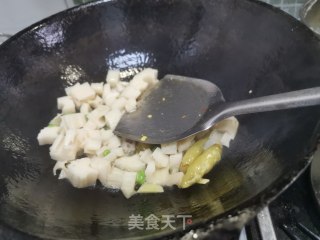 酸辣豌豆炒藕丁的做法步骤：3