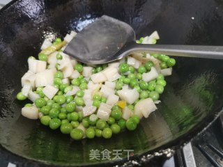 酸辣豌豆炒藕丁的做法步骤：4