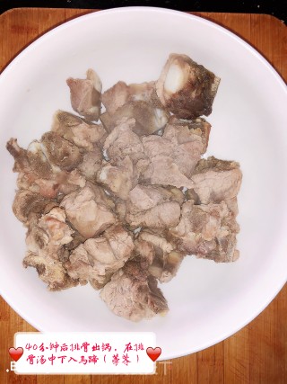 糖醋排骨配马蹄的做法步骤：7