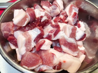 Q弹红烧肉的做法步骤：2