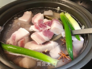 Q弹红烧肉的做法步骤：3