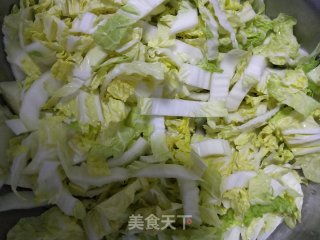 醋溜白菜的做法步骤：1
