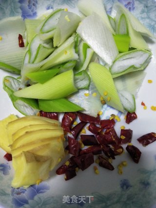醋溜白菜的做法步骤：2