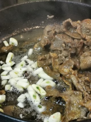 蒜香羊肉片的做法步骤：6