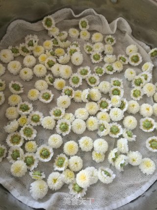 蜜制杭白菊的做法步骤：3