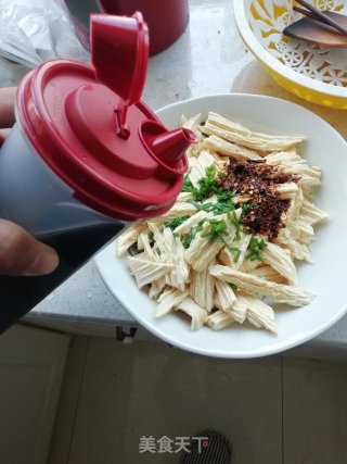 凉拌腐竹的做法步骤：4