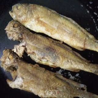 干炸黄花鱼的做法步骤：5