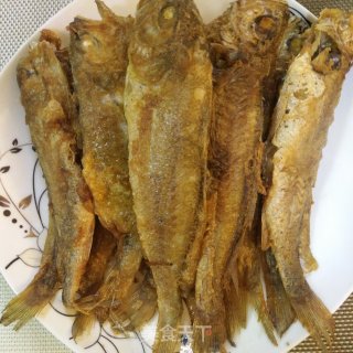 干炸黄花鱼的做法步骤：6