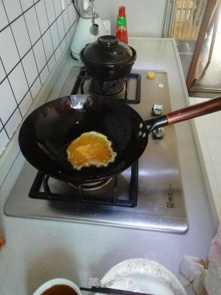 茭白炒蛋的做法步骤：2