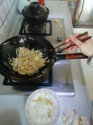 茭白炒蛋的做法步骤：5