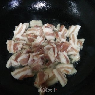 辣白菜炒五花肉的做法步骤：2
