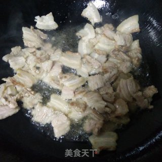 辣白菜炒五花肉的做法步骤：3