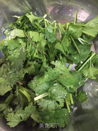 黑木耳香菜鸡蛋汤的做法步骤：5
