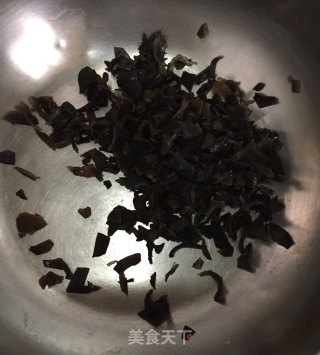 黑木耳香菜鸡蛋汤的做法步骤：6