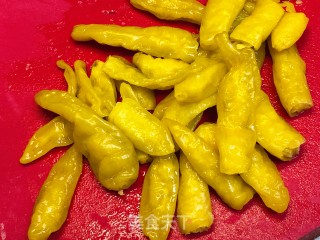 酱椒鱼头的做法步骤：2