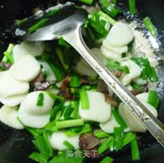 韭菜腊肉炒年糕的做法步骤：11