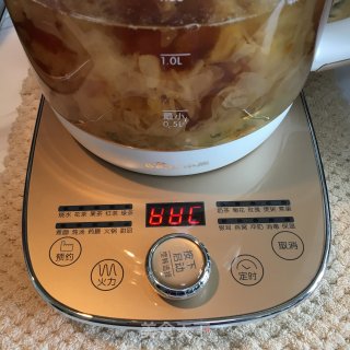 火龙果桃胶银耳汤的做法步骤：6