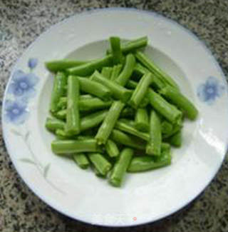 梅豆煮香芋的做法步骤：2