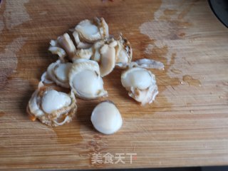 海鲜草菇汤的做法步骤：2
