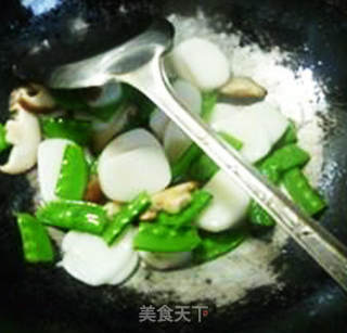 香菇荷兰豆炒年糕的做法步骤：12