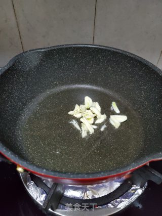 蒜片炒迟菜心的做法步骤：4