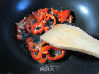 红椒千张炒莴笋的做法步骤：3