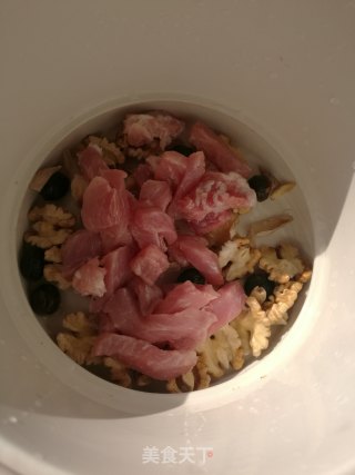 核桃炖瘦肉的做法步骤：5