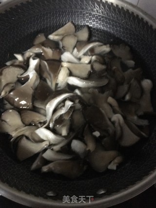 平菇炖白菜的做法步骤：3