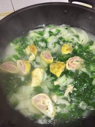蛋卷青菜煮面的做法步骤：3