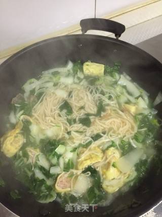 蛋卷青菜煮面的做法步骤：8