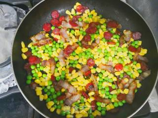 腊味炒饭的做法步骤：4