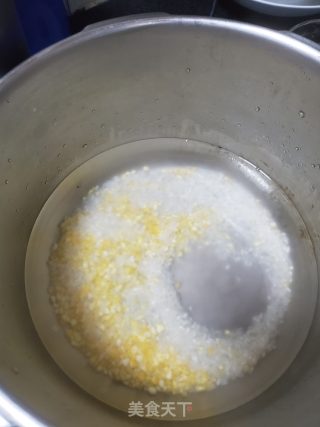 玉米渣渣粥的做法步骤：3