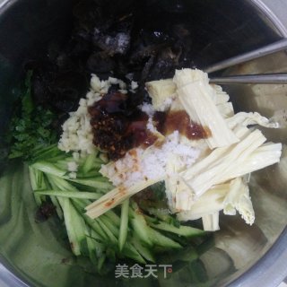腐竹拌木耳的做法步骤：5